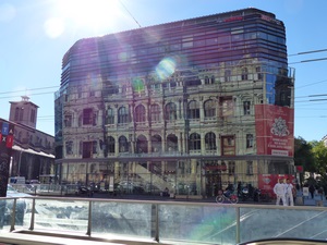 Le Grand Bazar-Reflet Palais de la Bourse